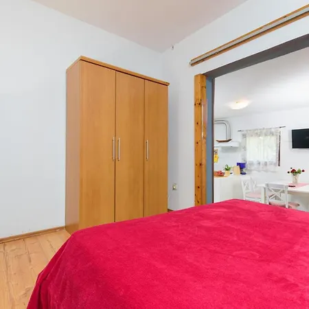 Apartman Adriana On Peaceful Location With Pool *