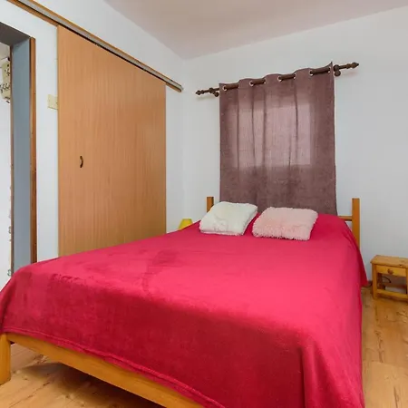 Apartman Adriana On Peaceful Location With Pool Póla