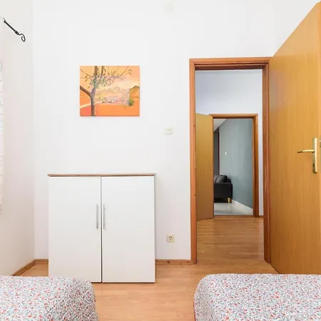 Apartman Adriana On Peaceful Location With Pool *