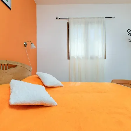 Adriana On Peaceful Location With Pool Apartman Póla