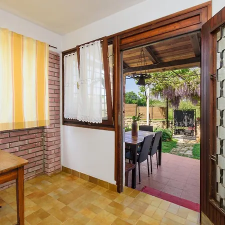 Apartman Adriana On Peaceful Location With Pool *